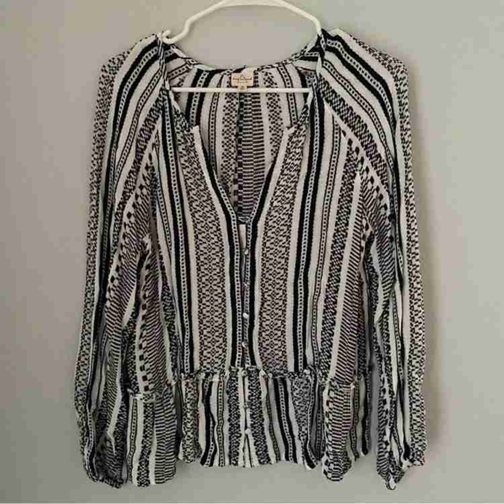 Chic Black and White Striped Women's Long Sleeve Top